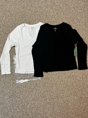 Terra & Sky V-Neck Long Sleeve Tops - Black & White (2-Pack)